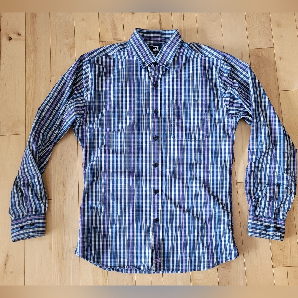 Cutter & Buck men's size medium button up shirt